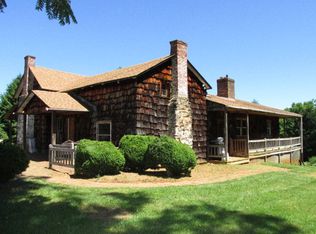 872 Green Hill Dr, Martinsville, VA 24112