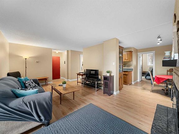 4th image of 504 W Cedar Cres SW #101