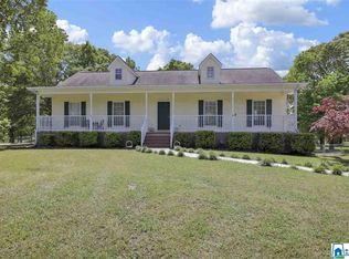 6622 Red Leaf Ln, Bessemer, AL 35023