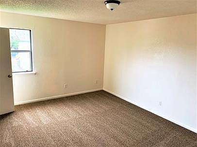 5th image of 3409 Victoria Cir #4