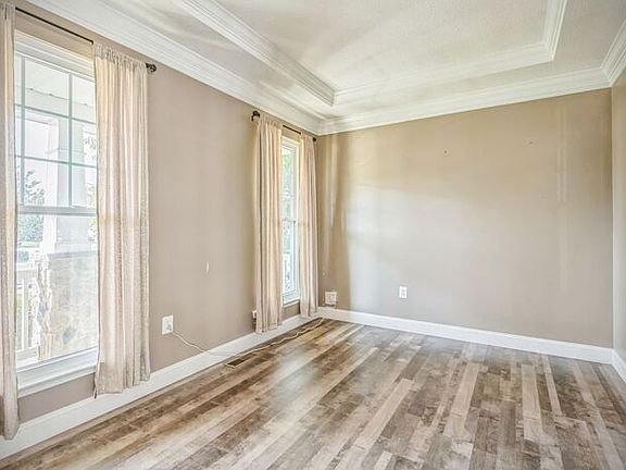 4th image of 1024 Martin Dr