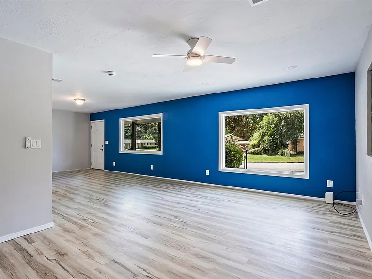 1728 Sandalwood Dr — Photo 7