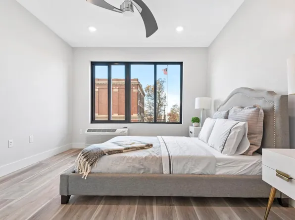 271 Sip Avenue image 14 of 19