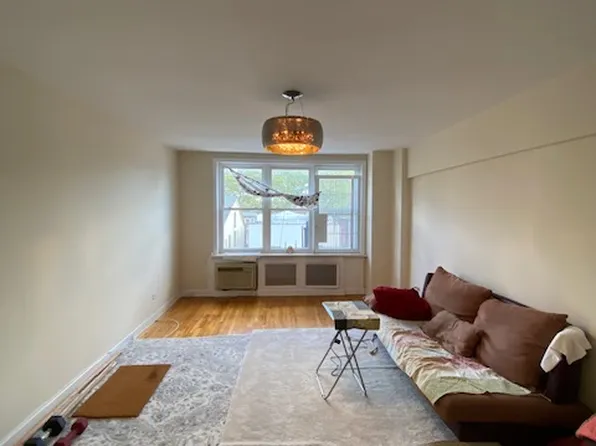 2035 East 7th Street image 1 of 29