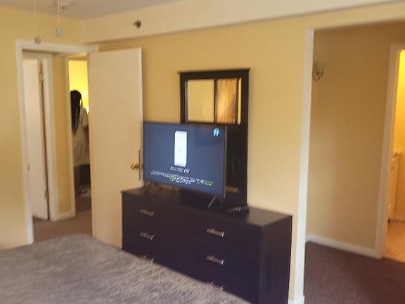 5th image of 14449 Van Buren St #1E