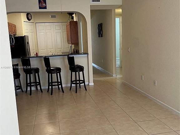5th image of 3500 Oaks Clubhouse Dr APT 111