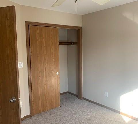 5th image of 311 W Moreland Blvd