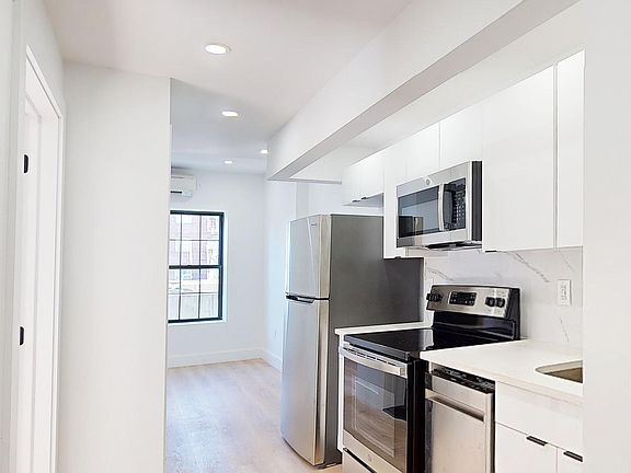 2nd image of 50 Clermont Ave #2FL1