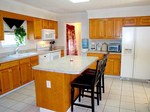 4th image of 1007 Ambrose Ct