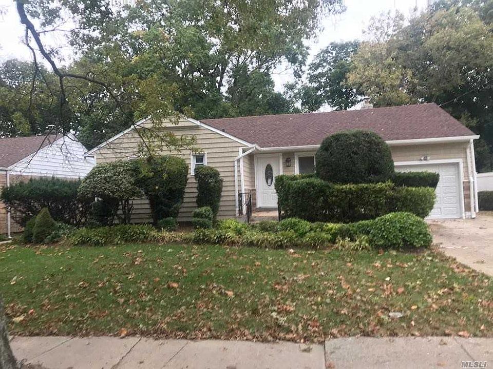 1st image of 735 Janos Ln