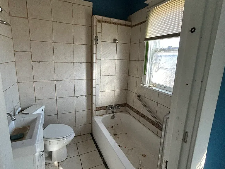 4424 Marcus Ave — Photo 10
