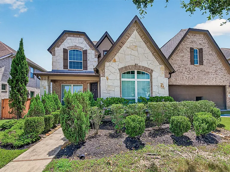 11611 Arbirlot Dr — Photo 2