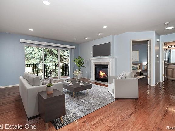 2nd image of 6963 Edgewater Dr