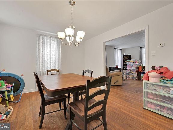 5th image of 1611 Elk Ave