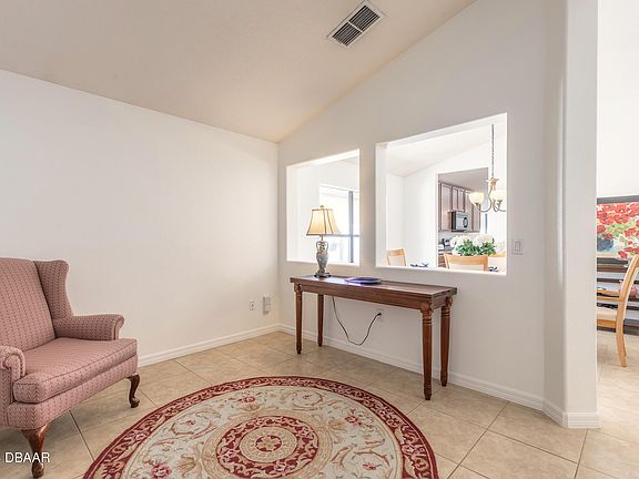 5th image of 176 Campanello Ct