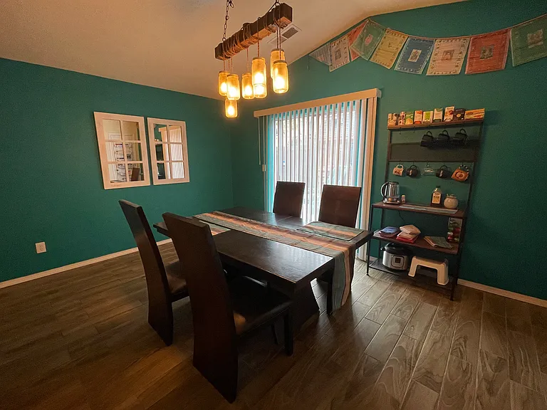 Kitchen / dining room