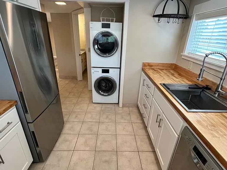 652 Newport Ave #2 — Photo 15