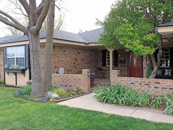 2nd image of 3922 Barclay Dr