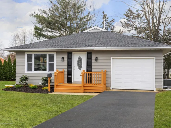 16 Harebell Holw, Toms River, NJ 08755