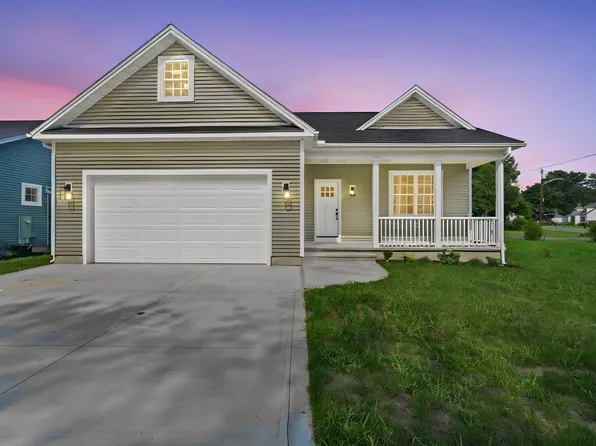 2 Skinnerwoods Way #2, South Hadley, MA 01075