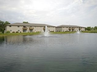 308 Golfview Rd APT 7, Cecil, WI 54111