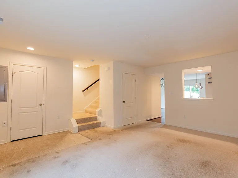 608 Thumper Dr — Photo 4