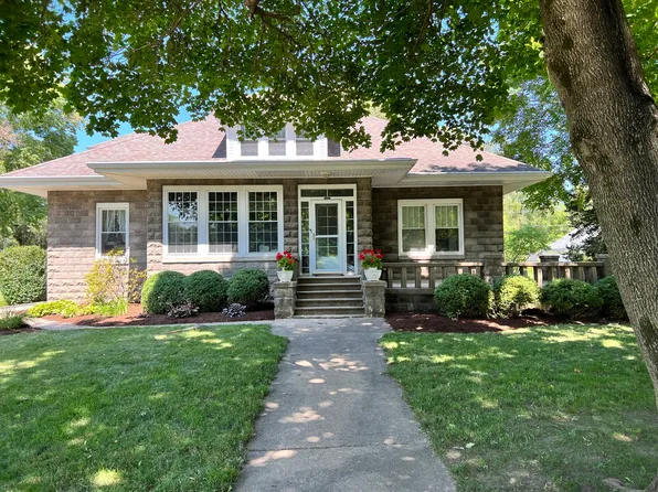 308 2nd Ave W, Lyndon, IL 61261