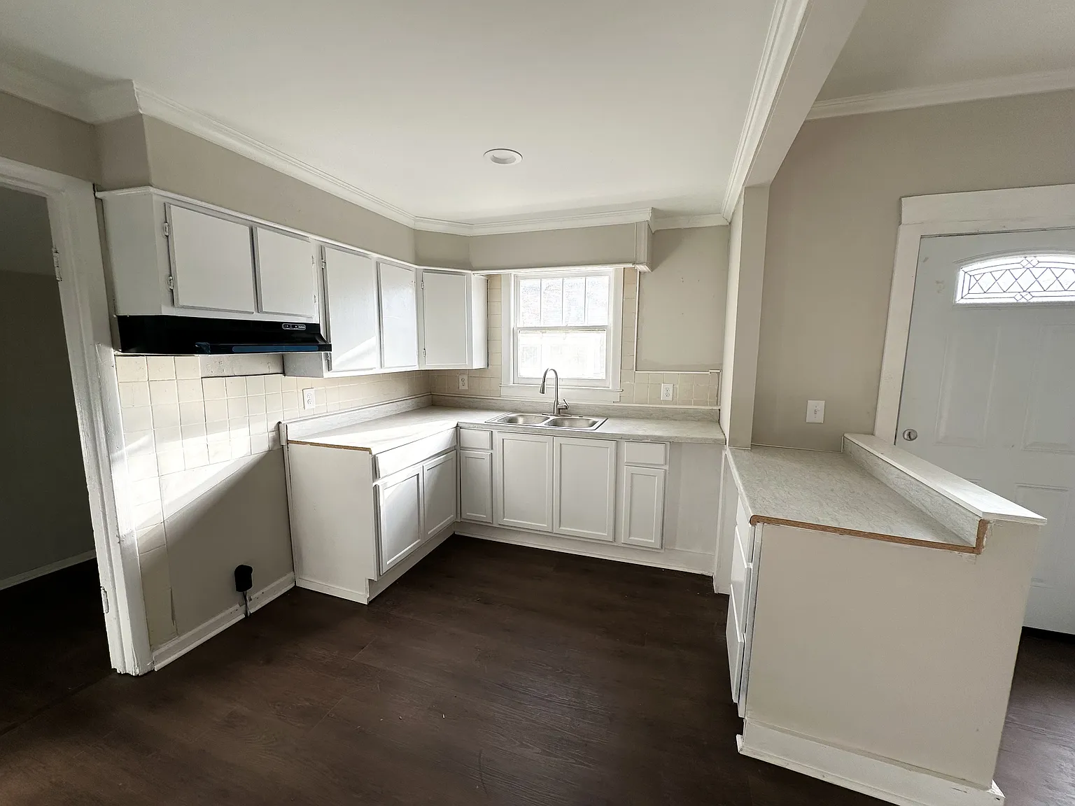3 bed, 1096 sqft, $1,050 — Photo 3