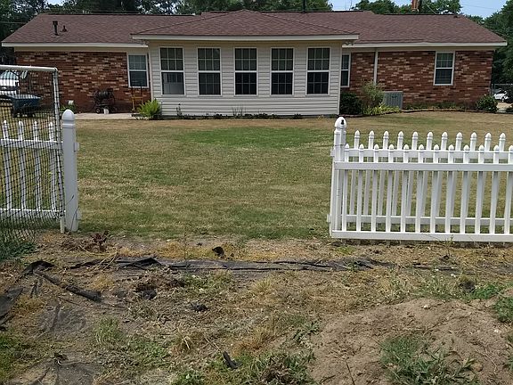4th image of 620 Dennis Dr
