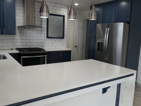 323 Stevens Avenue image 3 of 30