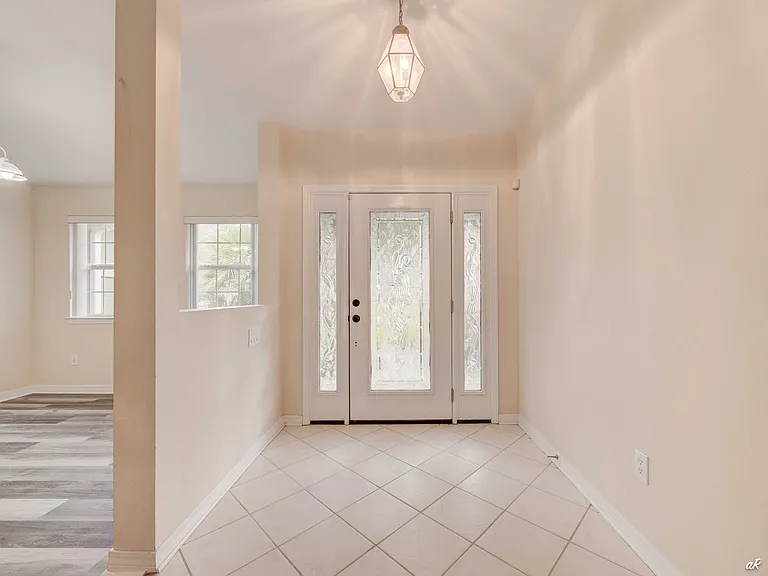 106 Middleburg Dr — Photo 4