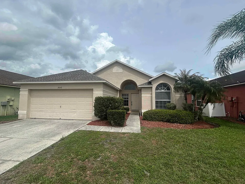 Wrencrest Dr