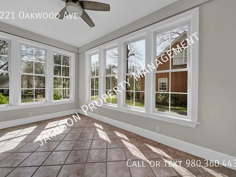 1221 Oakwood Ave — Photo 7