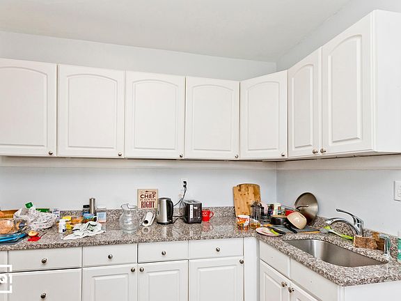 3rd image of 4109 N Ashland Ave APT 1S