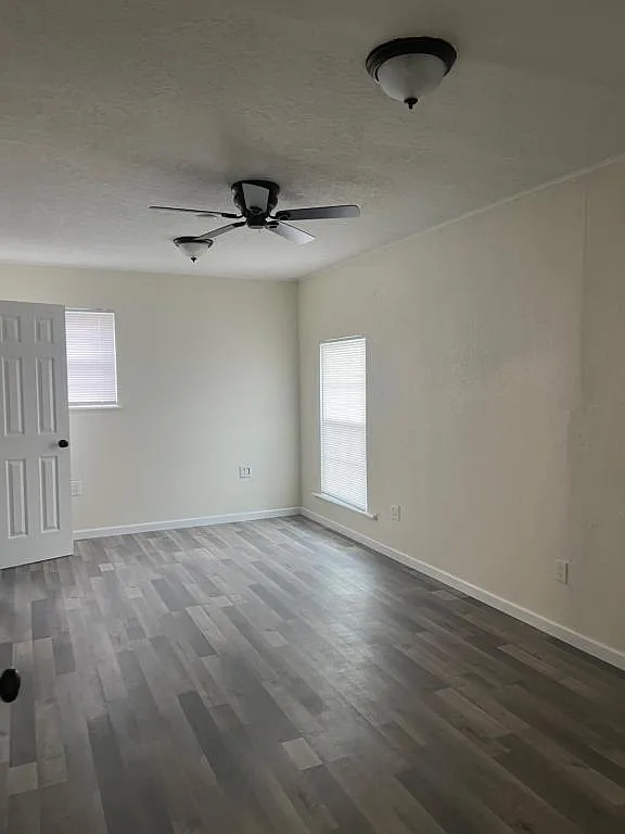 6441 NW Compass Dr — Photo 3