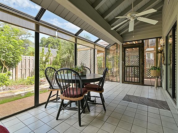 3rd image of 1505 Poplar Dr