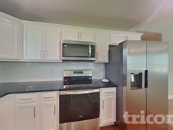 5th image of 85 Arrow Ln