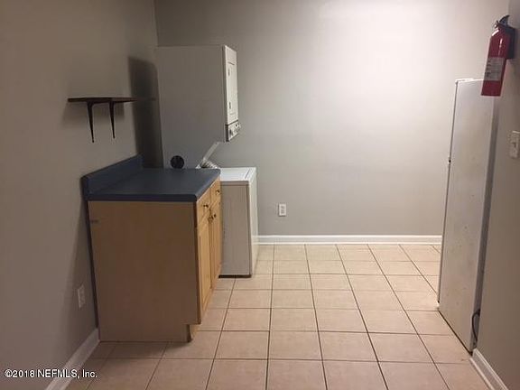 2nd image of 3054 Belden St