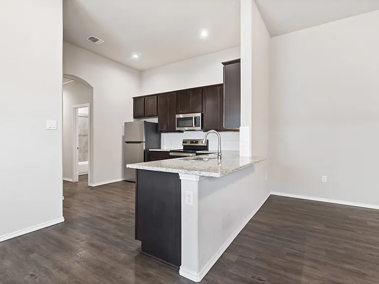 636 Heathers Way — Photo 9