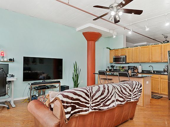 5th image of 1524 S Sangamon St Unit 611