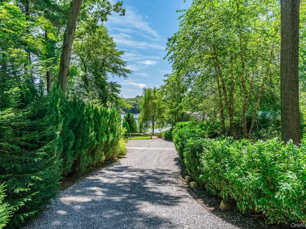 (undisclosed Address), Mattituck, NY 11952