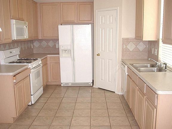 3rd image of 18711 Atascocita Forest Dr