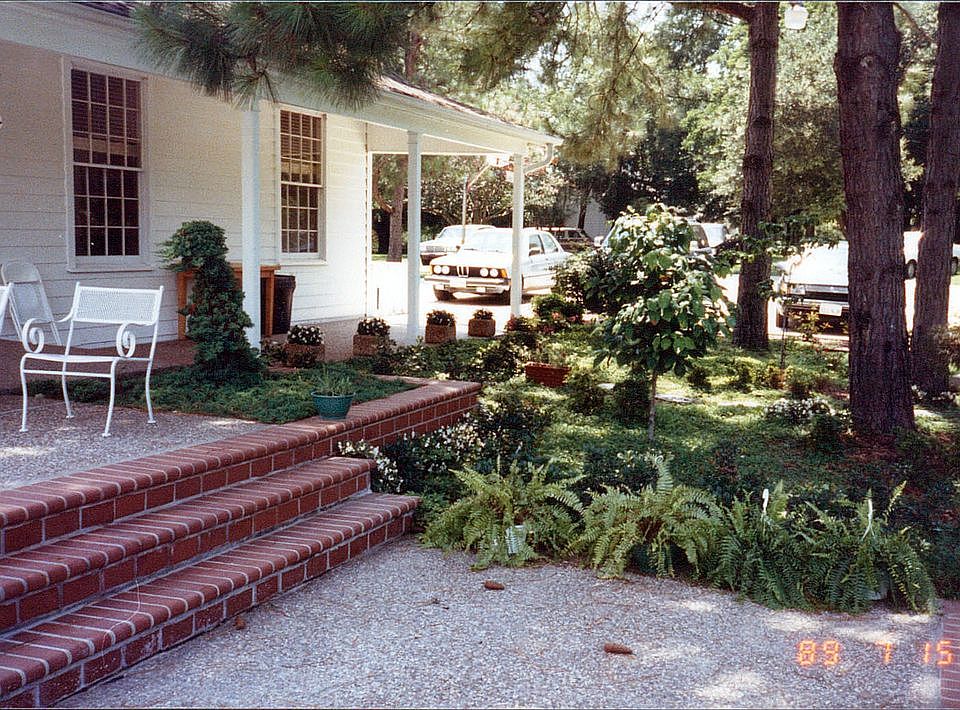 1st image of 1231 College St