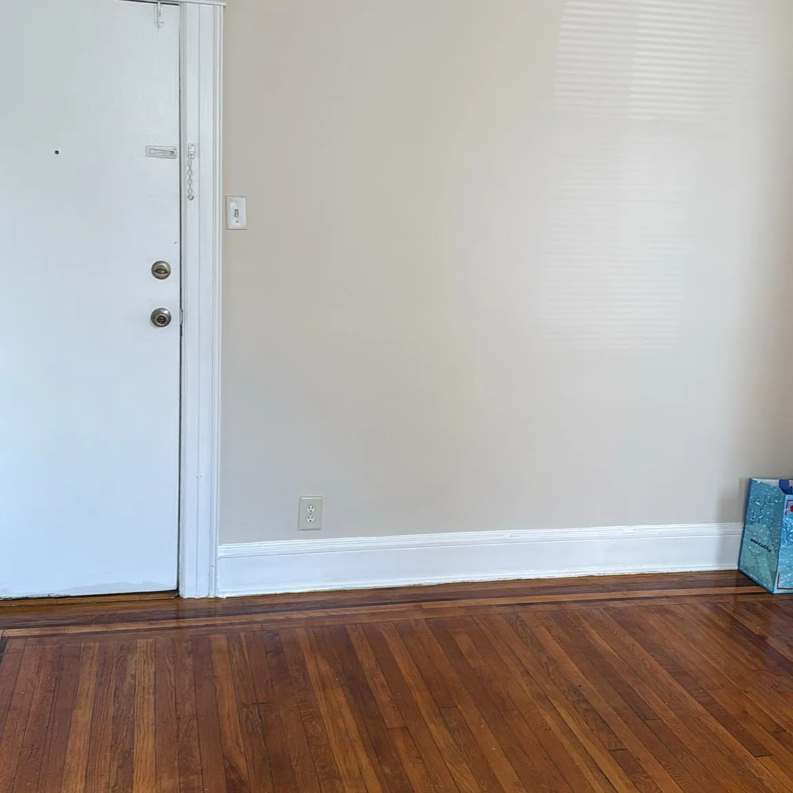 180 Front St — Photo 1