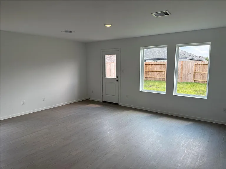 2527 Night Emerald Dr — Photo 14