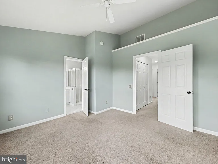 11527 Bertram St — Photo 17