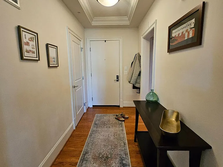 600 2nd St #303 — Photo 8