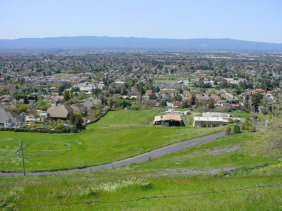 2nd image of 3505 Sierra Rd