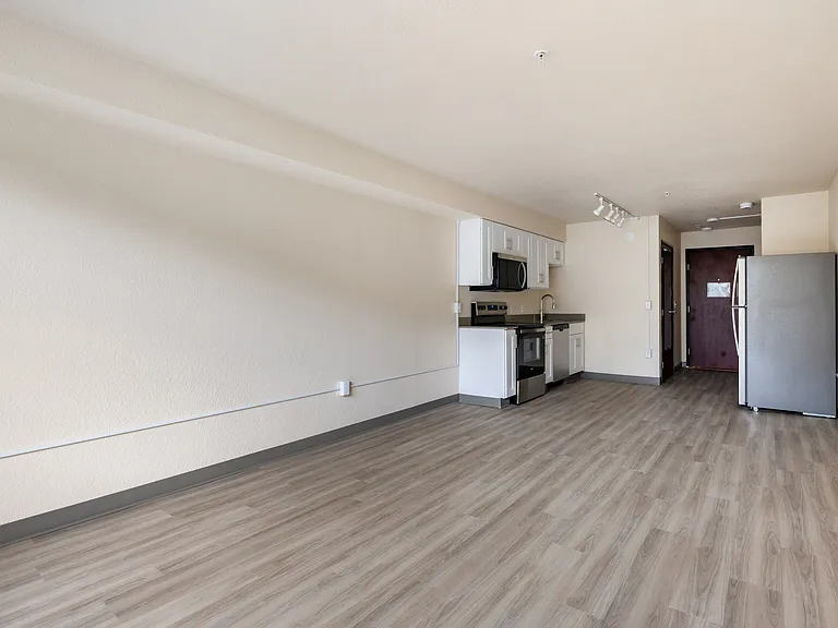 Woodland Flats Apartments — Photo 145