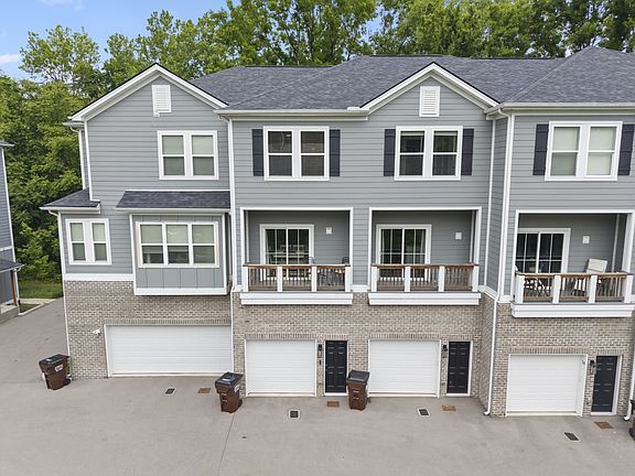3rd image of 450 Glastonbury Rd #12